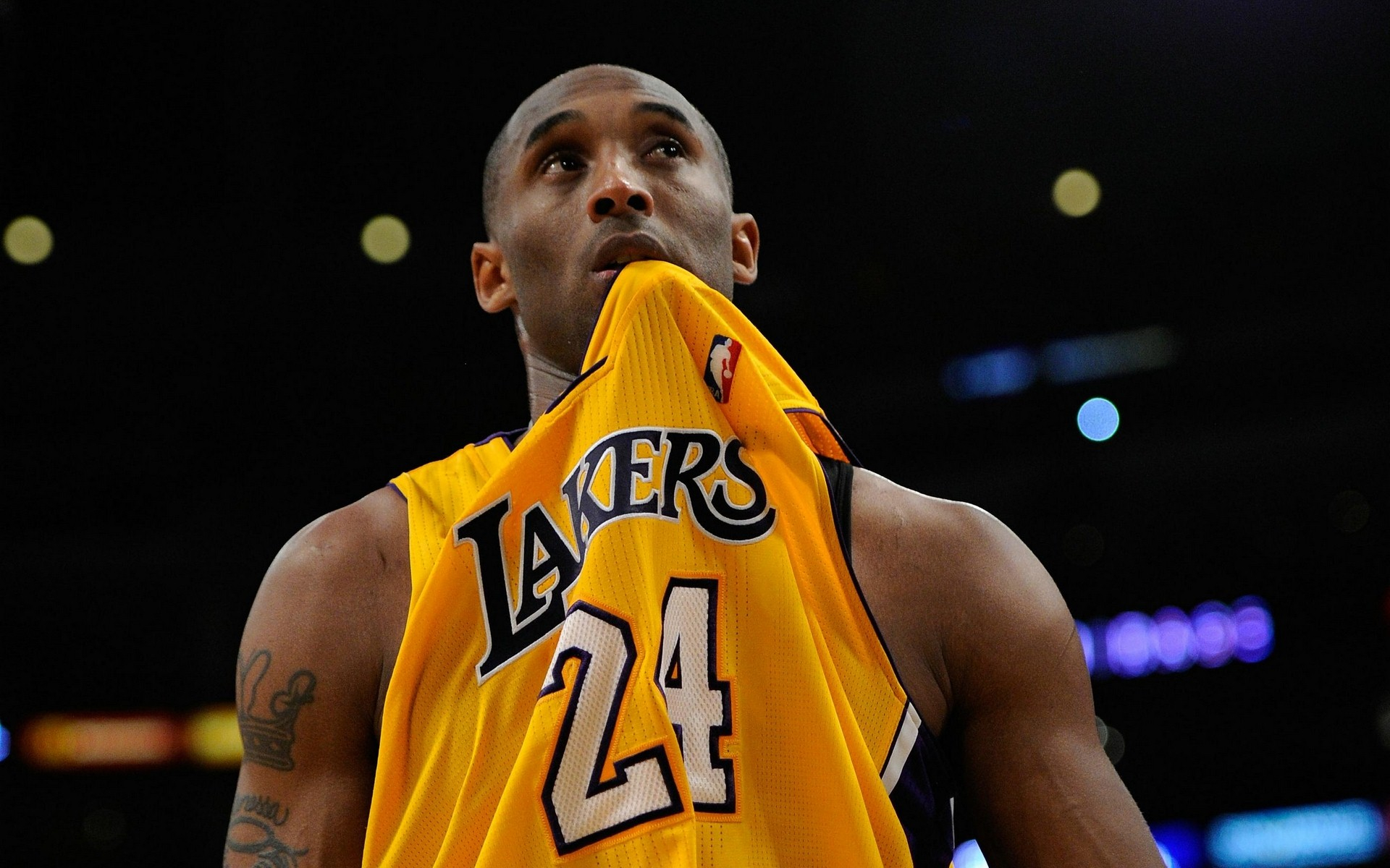 繁背身拿球 繁背身拿球